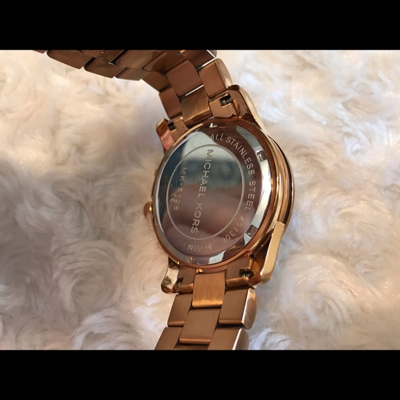 Authentic Michael Kors Watch MK- 5128 - Picture 4 of 8